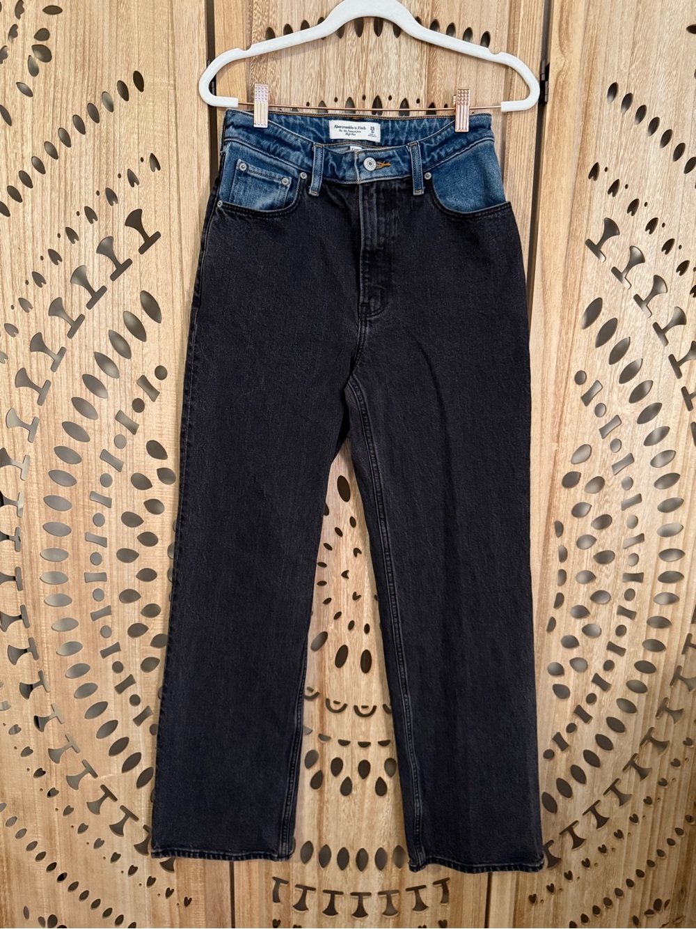 Abercrombie & Fitch 90’s Relaxed Jean High Rise Two Tone